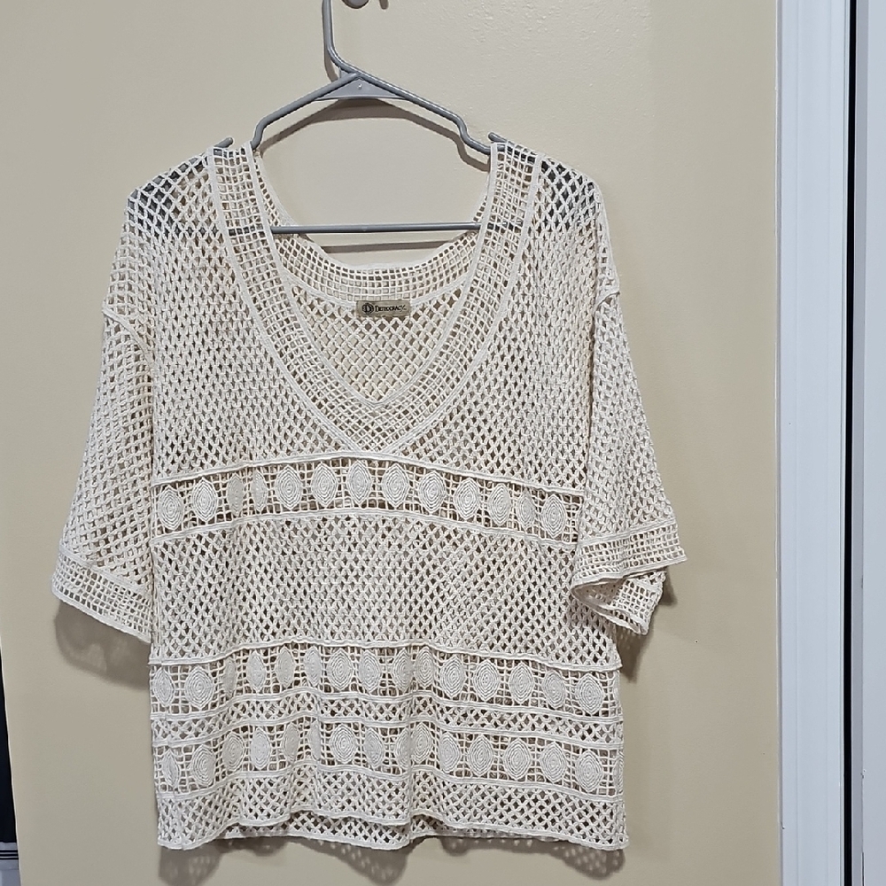 Democracy Cream Boxy Crochet V-Neck Top Sz S